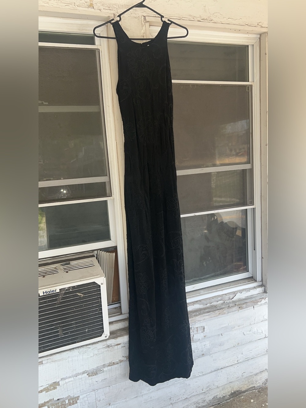 Alexia Admor Black Sleeveless Floral-Texture Maxi Dress